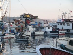 Tekirdağ'da balıkçılar, durgun geçen sezona 10 gün ara verdi