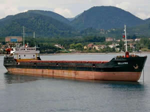 M/V Bellatrix, Midilli Adası'nda karaya oturdu