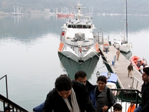 Muğla'da, 13 metrelik yatta 60 sığınmacı yakalandı