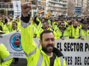 Avrupa liman işçilerine iş bırakma çağrısı yapıldı