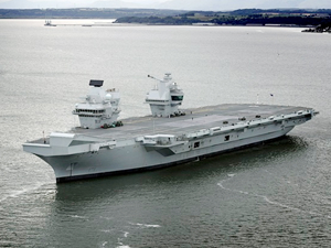 HMS Queen Elizabeth, Portsmouth'taki üsse ulaştı