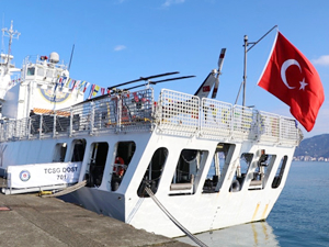 Arama kurtarma gemisi TCSG DOST, Rize Limanı’na yanaştı