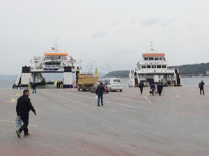 Çanakkale'de Gökçeada seferleri, fırtına nedeniyle iptal edildi