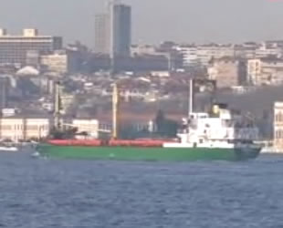 ‘Capt Abeda’ isimli Suriye gemisi, İstanbul Boğazı'ndan geçti