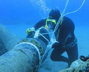 Karadeniz’e sızan atık sulara dalgıçlar, müdahale ediyor