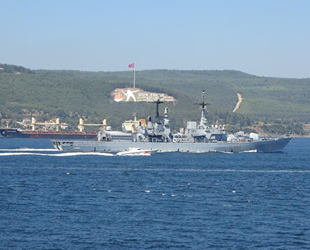 İtalyan savaş gemisi, Çanakkale Boğazı’ndan geçti