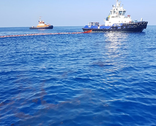AB, Akdeniz’deki petrol sızıntısına müdahale için gemi gönderiyor