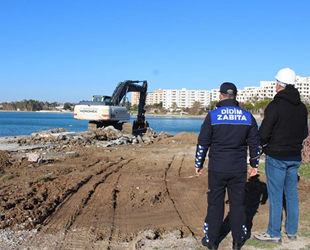 Didim’de kaçak yapılar yıkılıyor