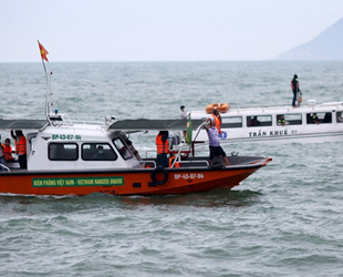 Vietnam'da turistleri taşıyan tekne battı: 13 ölü, 4 kayıp