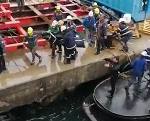 Altınova’da iskeleden denize düşen tersane işçisi hayatını kaybetti