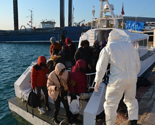 Ayvalık açıklarında 36 düzensiz göçmen kurtarıldı