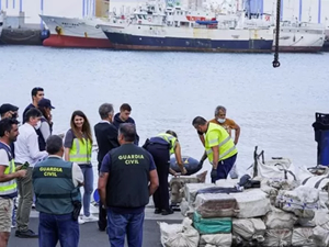 İspanya, 3 ton uyuşturucu yüklü tekneye el koydu! 4 Türk vatandaşı gözaltına alındı!