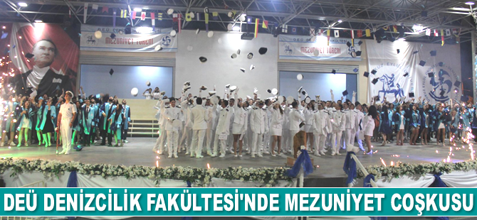 Dokuz Eylül Üniversitesi Denizcilik Fakültesi'nde mezuniyet coşkusu yaşandı