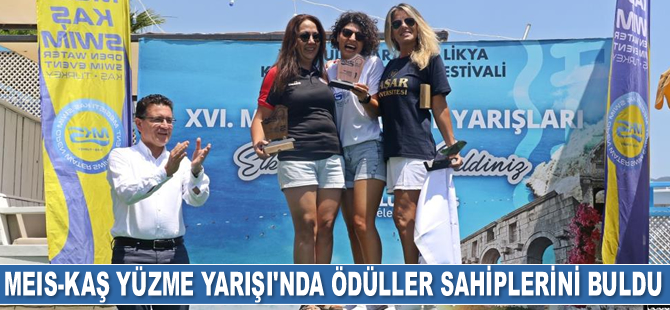 Uluslararası Meis-Kaş Yüzme Yarışı’nda dereceye girenlere ödülleri verildi