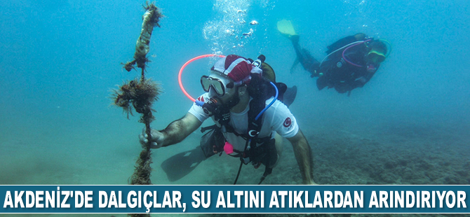 Doğu Akdeniz'de gönüllü dalgıçlar, su altını atıklardan arındırıyor