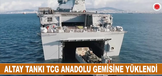 Altay tankı prototipi TCG Anadolu'ya yüklendi