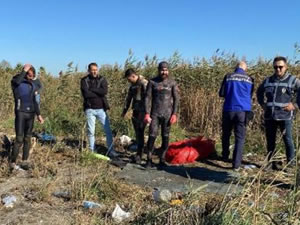 Dalgıç kıyafetiyle midye avlarken yakalandılar, teknelerine el konulmasına sitem ettiler