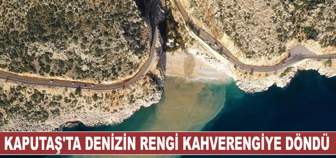 Yağışın etkisiyle Kaputaş Plajı'nda denizin rengi kahverengiye dönüştü