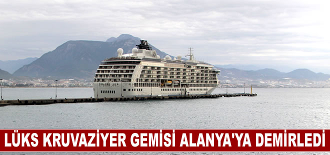 Lüks kruvaziyer gemisi The World Alanya'ya demirledi