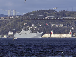 TCG Anadolu, İstanbul Boğazı'ndaki geçişini tamamlayıp Sarayburnu'na döndü