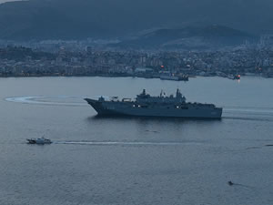 TCG Anadolu, tatbikata katılmak için İzmir Alsancak Limanı'ndan ayrıldı