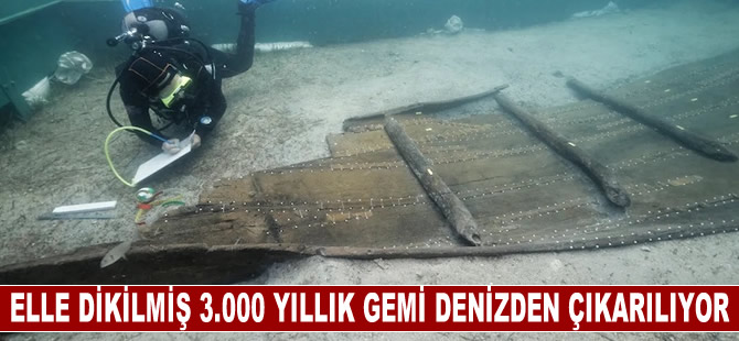 Elle Dikilmiş 3.000 Yıllık Gemi Denizden Çıkartılıyor