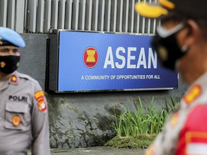 ASEAN ülkelerinin düzenlediği ilk ortak askeri tatbikat, Endonezya'da başladı