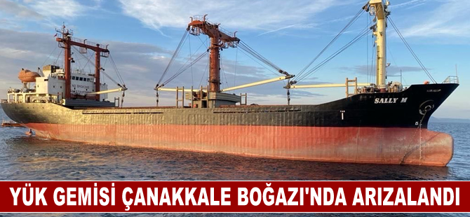 Çanakkale Boğazı'nda dümeni arızalanan gemi güvenli bölgeye demirledi