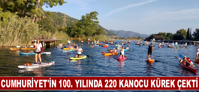 Cumhuriyet'in 100. yılında yaklaşık 220 kanocu kürek çekti