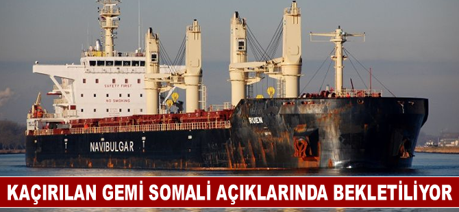 Umman Denizi'nde kaçırılan gemi Somali açıklarında bekletiliyor