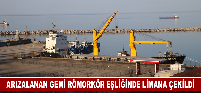 Zonguldak açıklarında arızalanan gemi römorkör eşliğinde limana çekildi