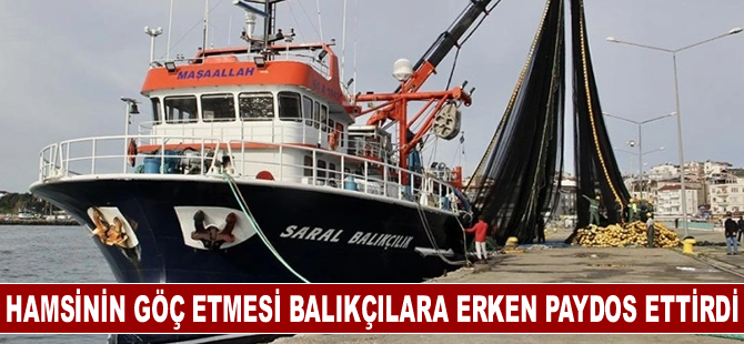 Balıkçılar hamsinin göç etmesi nedeniyle teknelerini barınağa çekti