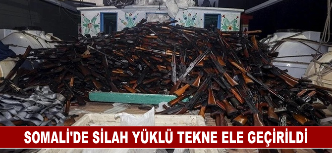 Somali'de silah yüklü tekne ele geçirildi