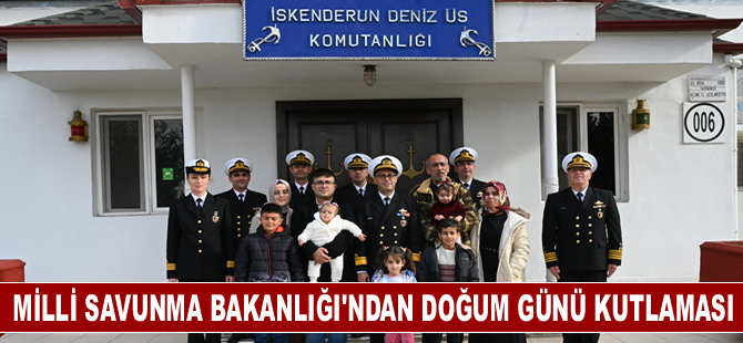 MSB, TCG Bayraktar Amfibi Gemisi'nde doğan bebeklerin doğum gününü kutladı