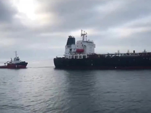 Arızalanan petrol yüklü tanker kurtarıldı