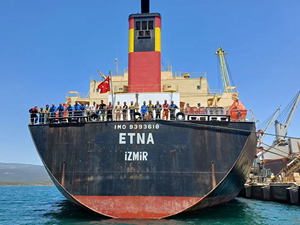 ETNA Türk Bayrağı çekti