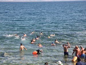 Van Gölü'nde 14 kilometrelik yüzme maratonu yapıldı