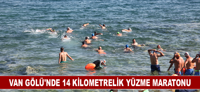 Van Gölü'nde 14 kilometrelik yüzme maratonu yapıldı