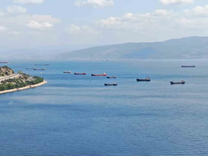 İzmit Körfezi'nde gemi trafiği