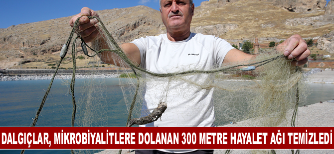 Dalgıçlar, mikrobiyalitlere dolanan 300 metre hayalet ağı temizledi