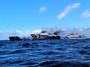 Baltık Denizi'nde tonlarca petrol taşıyan tankerde yangın çıktı