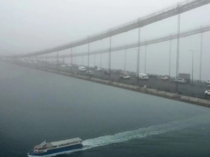 İstanbul Boğazı'nda gemi trafiği askıya alındı