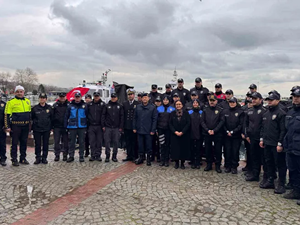 Gemi adamı eğitimini tamamlayan polislere sertifika