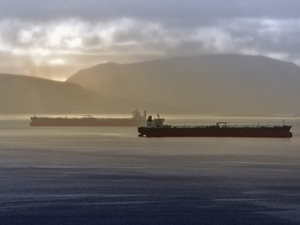 Yıllık tanker kiralama anketi, petrol deniz ticaretini vurguluyor