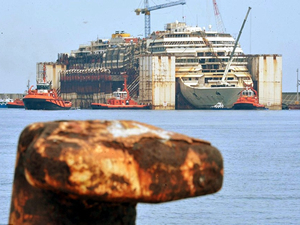 Costa Concordia  son yolculuğuna çıktı