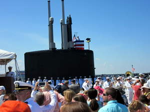 USS John Warner denizaltısı  denize indirildi