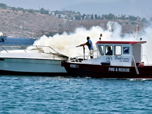 Bodrum'da demirli yatta yangın çıktı, yat kullanılamaz hale geldi