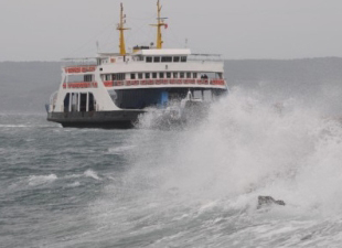 İstanbul Boğazı transit gemi trafiğine kapatıldı