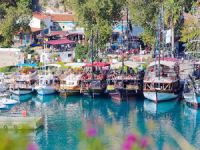 Turistik yatlar Kaleiçi Yat Limanı'na demir attı