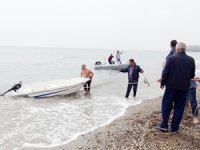 Balıkçı teknesi alabora oldu, 3 kişi suya düştü